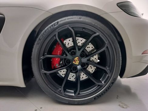 Certified 2023 Porsche 718 Boxster Spyder RWD image 27
