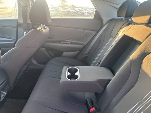 Used 2025 Hyundai Elantra SEL FWD image 34