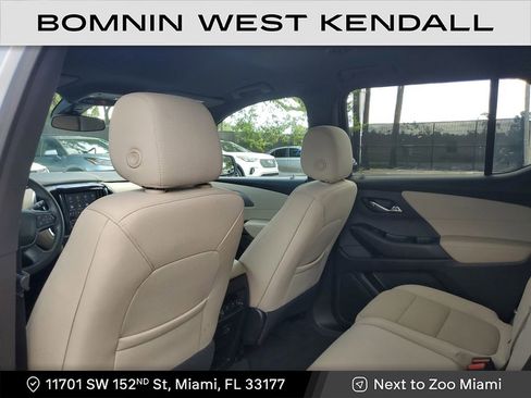Used 2023 Chevrolet Traverse LS image 18