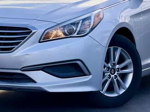 Used 2017 Hyundai Sonata SE FWD image 6