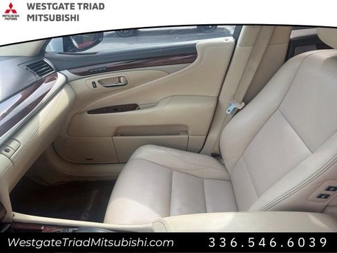 Used 2017 Lexus LS 460 w/ Comfort Package image 12