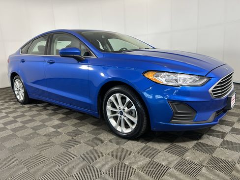 Used 2020 Ford Fusion SE FWD image 3