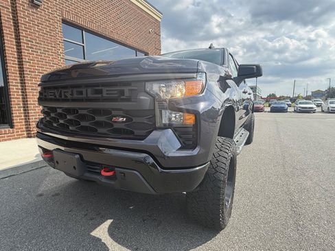 Used 2022 Chevrolet Silverado 1500 Custom Trail Boss AWD/4WD image 26