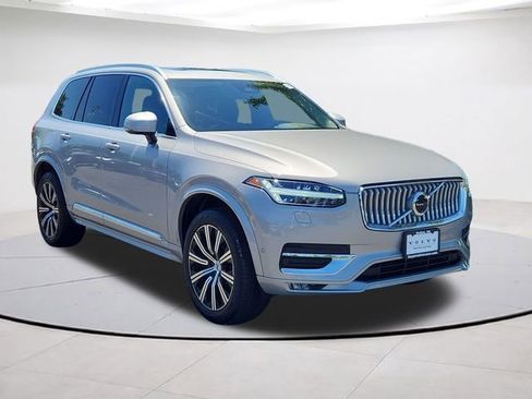Certified 2024 Volvo XC90 B5 Plus AWD/4WD image 1