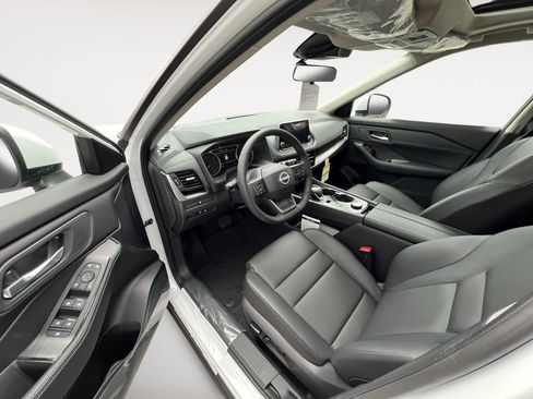 New 2025 Nissan Rogue SV w/ SV Premium Package image 17