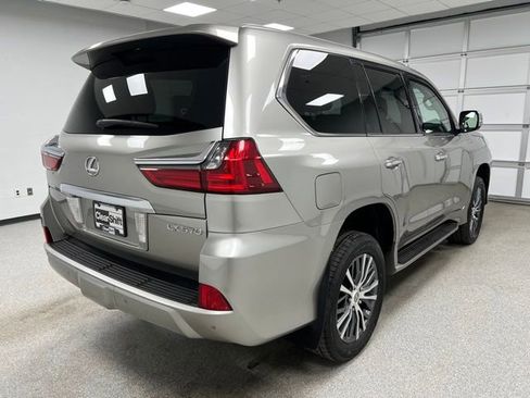 Used 2016 Lexus LX 570 4WD w/ Luxury Package image 9