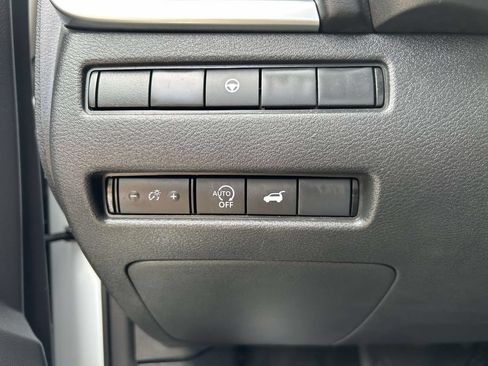 Used 2025 Nissan Rogue SV AWD/4WD image 20