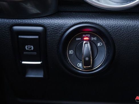 Used 2018 Porsche Cayenne Platinum Edition image 59