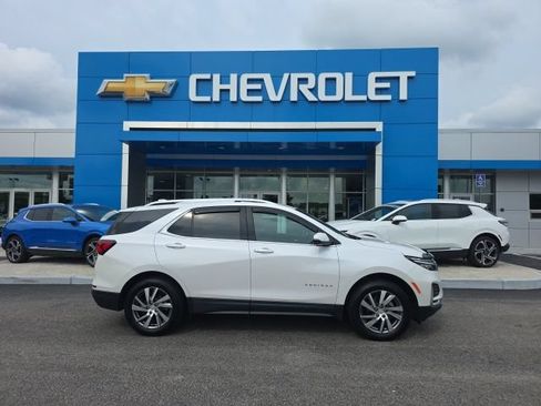 Used 2024 Chevrolet Equinox Premier AWD/4WD image 2