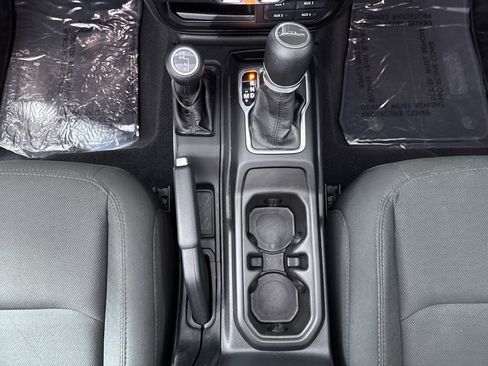 Used 2021 Jeep Gladiator Sport AWD/4WD image 25
