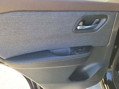 Certified 2022 Nissan Rogue SV image 16