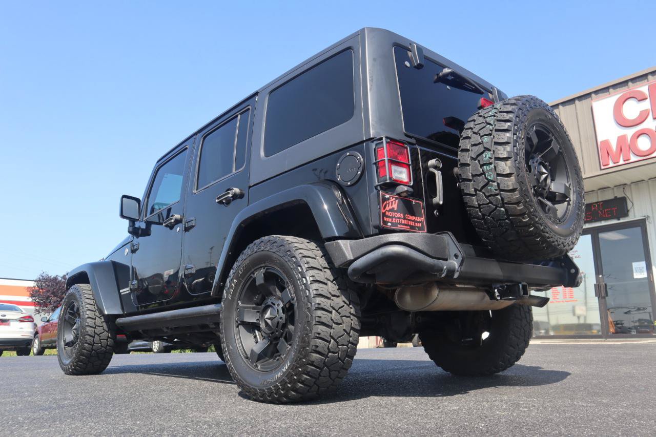 Used 2015 Jeep Wrangler Unlimited Sahara w/ Connectivity Group AWD/4WD image 19