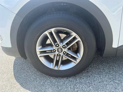 Used 2018 Hyundai Santa Fe Sport FWD image 29