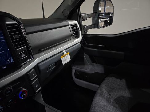New 2026 Ford F250 XLT w/ XLT Premium Package AWD/4WD image 30