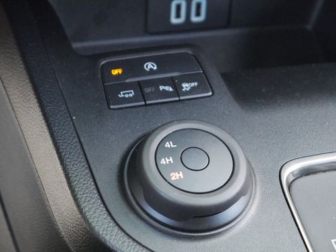 Used 2019 Ford Ranger XLT w/ Equipment Group 301A Mid AWD/4WD image 13