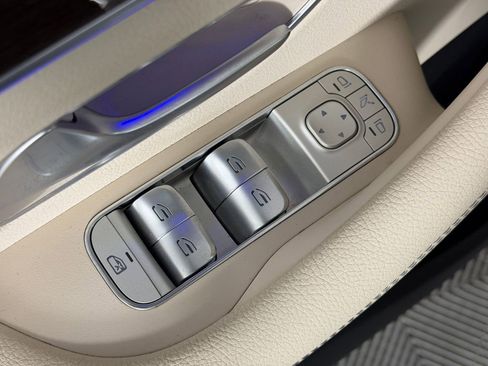 Used 2024 Mercedes-Benz GLS 450 4MATIC image 23