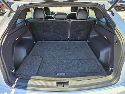 Used 2021 Volkswagen Atlas Cross Sport SE w/ Panoramic Sunroof Package FWD image 13