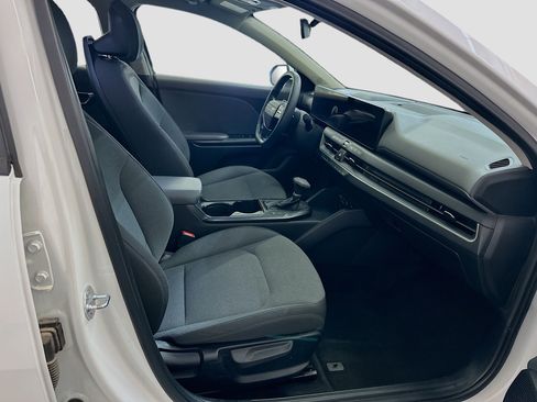 Used 2025 Kia K4 FWD image 32