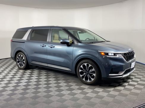 Used 2024 Kia Carnival EX image 6