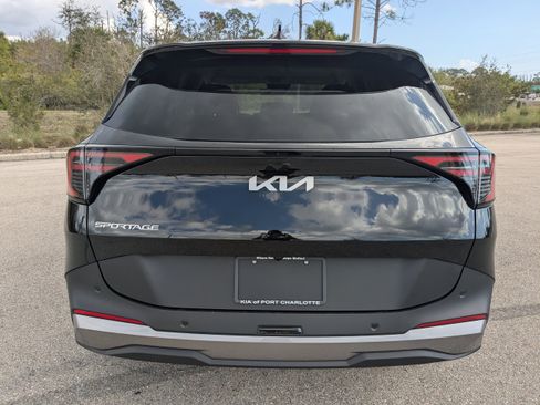 New 2026 Kia Sportage EX FWD image 6
