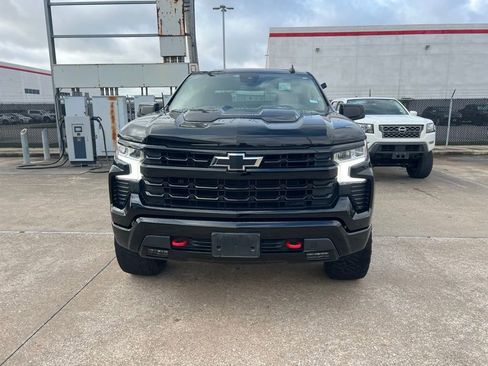 Used 2023 Chevrolet Silverado 1500 LT Trail Boss w/ LPO, Dark Essentials Package image 2