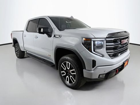 Certified 2025 GMC Sierra 1500 AT4 w/ AT4 Premium Package AWD/4WD image 1
