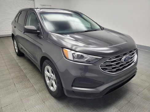 Used 2020 Ford Edge SE image 13