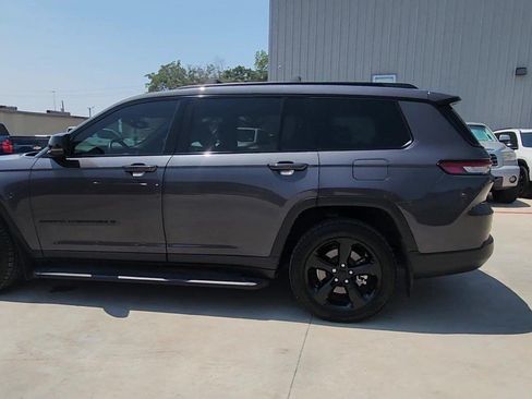 Used 2022 Jeep Grand Cherokee L Laredo RWD image 6