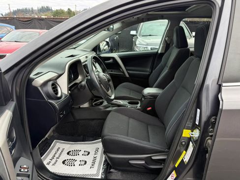 Used 2016 Toyota RAV4 XLE image 7