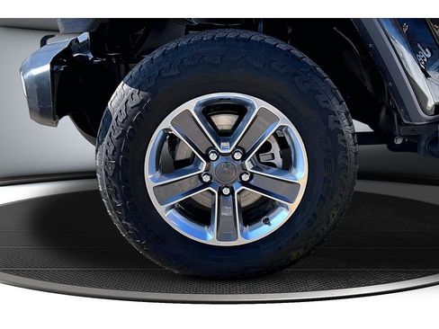 Used 2020 Jeep Wrangler Unlimited Sahara AWD/4WD image 11