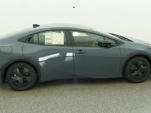 New 2026 Toyota Prius Plug-In Hybrid FWD image 27