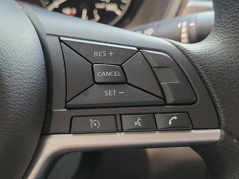 Used 2024 Nissan Altima 2.5 SV AWD/4WD image 16