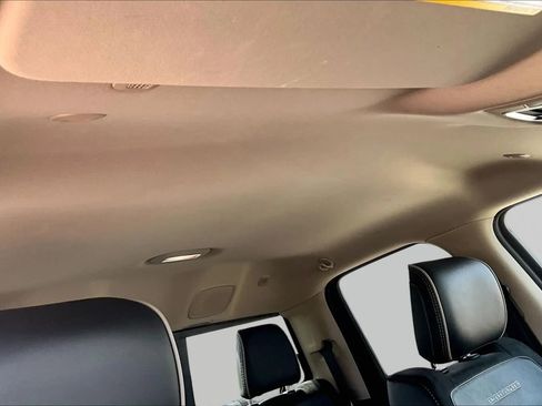 Used 2019 RAM 1500 Laramie AWD/4WD image 28