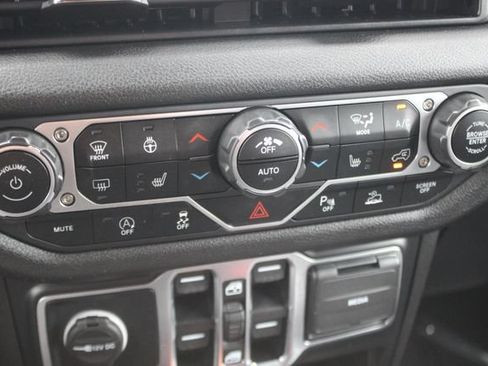 Used 2024 Jeep Wrangler Unlimited Sport AWD/4WD image 9