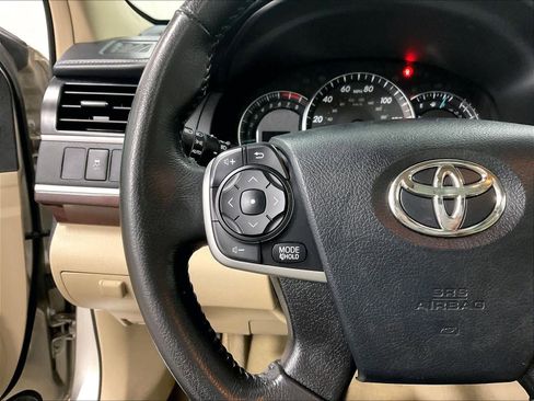 Used 2013 Toyota Camry XLE image 23