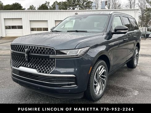 New 2026 Lincoln Navigator Reserve AWD/4WD image 3