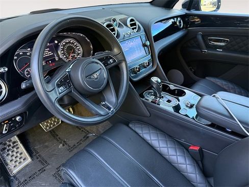 Used 2020 Bentley Bentayga image 16