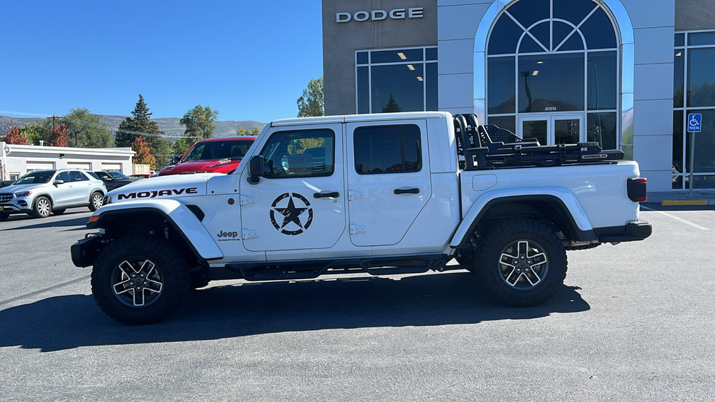 Used 2026 Jeep Gladiator Mojave AWD/4WD image 8