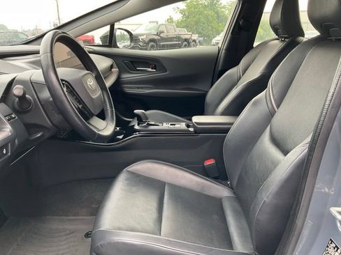 Used 2023 Toyota Prius XLE FWD image 2