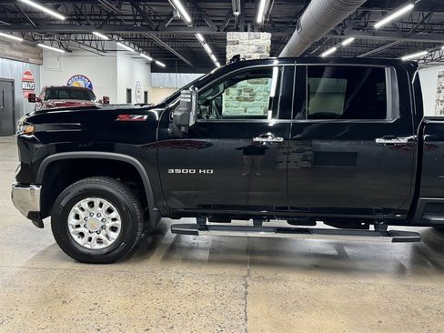 Used 2024 Chevrolet Silverado 3500 LTZ w/ LTZ Convenience Package image 5