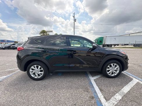 Used 2021 Hyundai Tucson SE FWD image 2