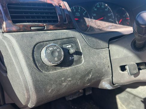 Used 2015 Chevrolet Impala LT image 14