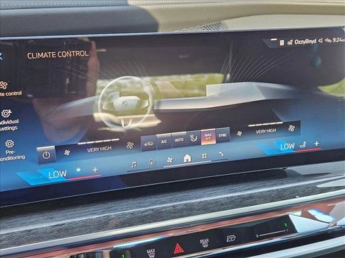 Used 2025 BMW 760i xDrive AWD/4WD image 15