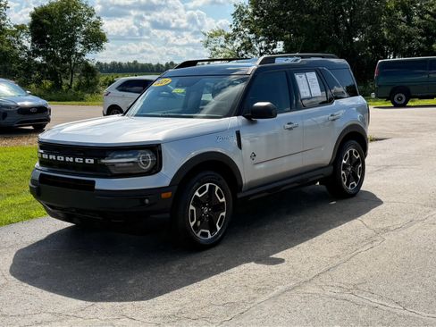 Used 2021 Ford Bronco Sport Outer Banks w/ Outer Banks Package (96D) AWD/4WD image 2