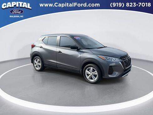 Used 2025 Nissan Kicks Play S FWD image 1
