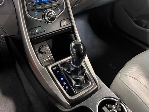 Used 2015 Hyundai Elantra Limited w/ Option Group 05 image 29