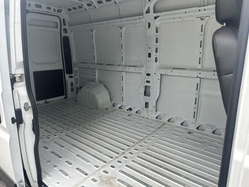 Used 2026 RAM ProMaster 2500 w/ Convenience Group FWD image 15