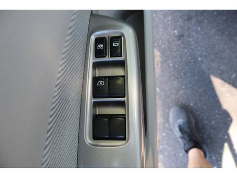 Used 2010 Subaru Forester 2.5X Premium w/ Popular Equipment Group 1A AWD/4WD image 12