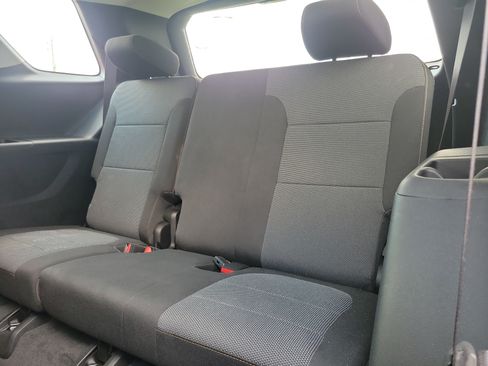Used 2020 Chevrolet Traverse LS FWD image 9