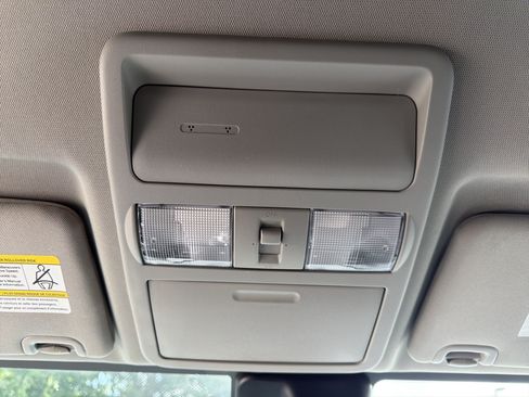 Used 2024 Nissan Frontier SV w/ SV Convenience Package RWD image 29